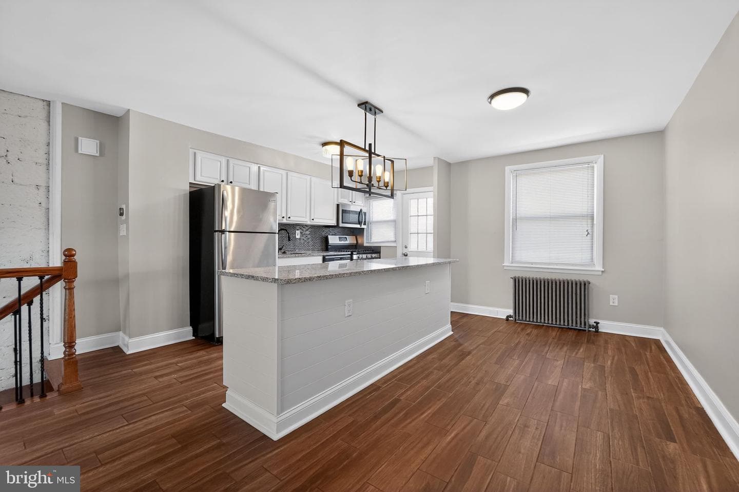 1018 W 43rd Street photo 8