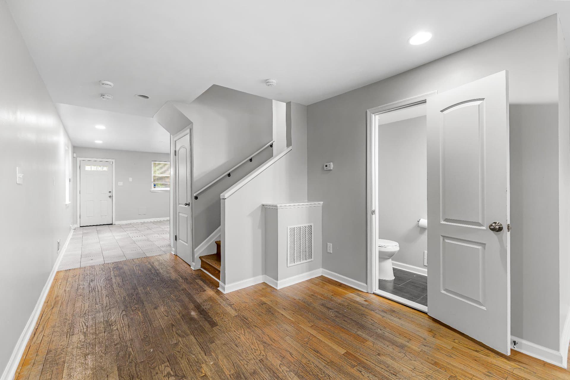 1123 Hollins St photo 10