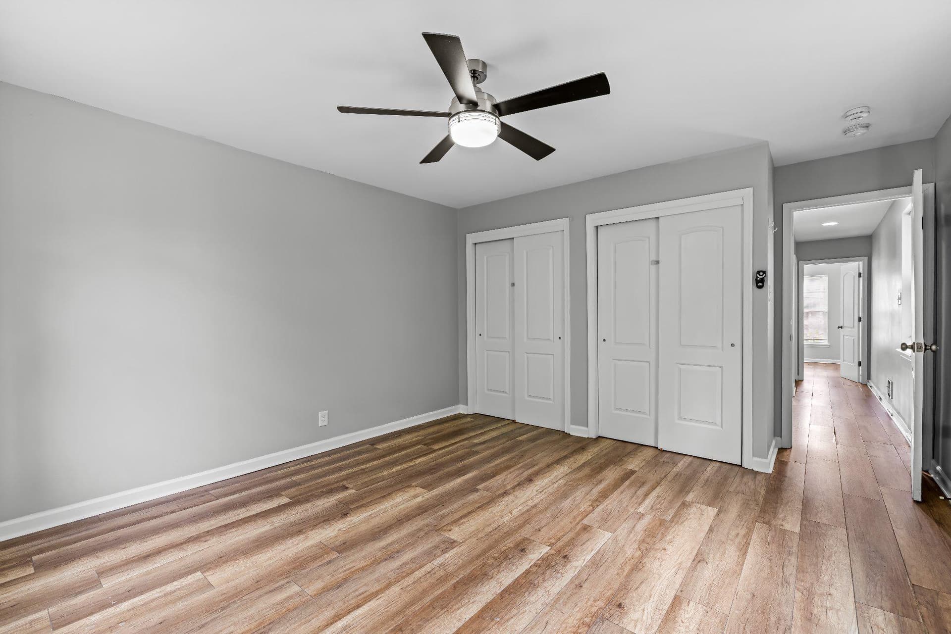 1123 Hollins St photo 22