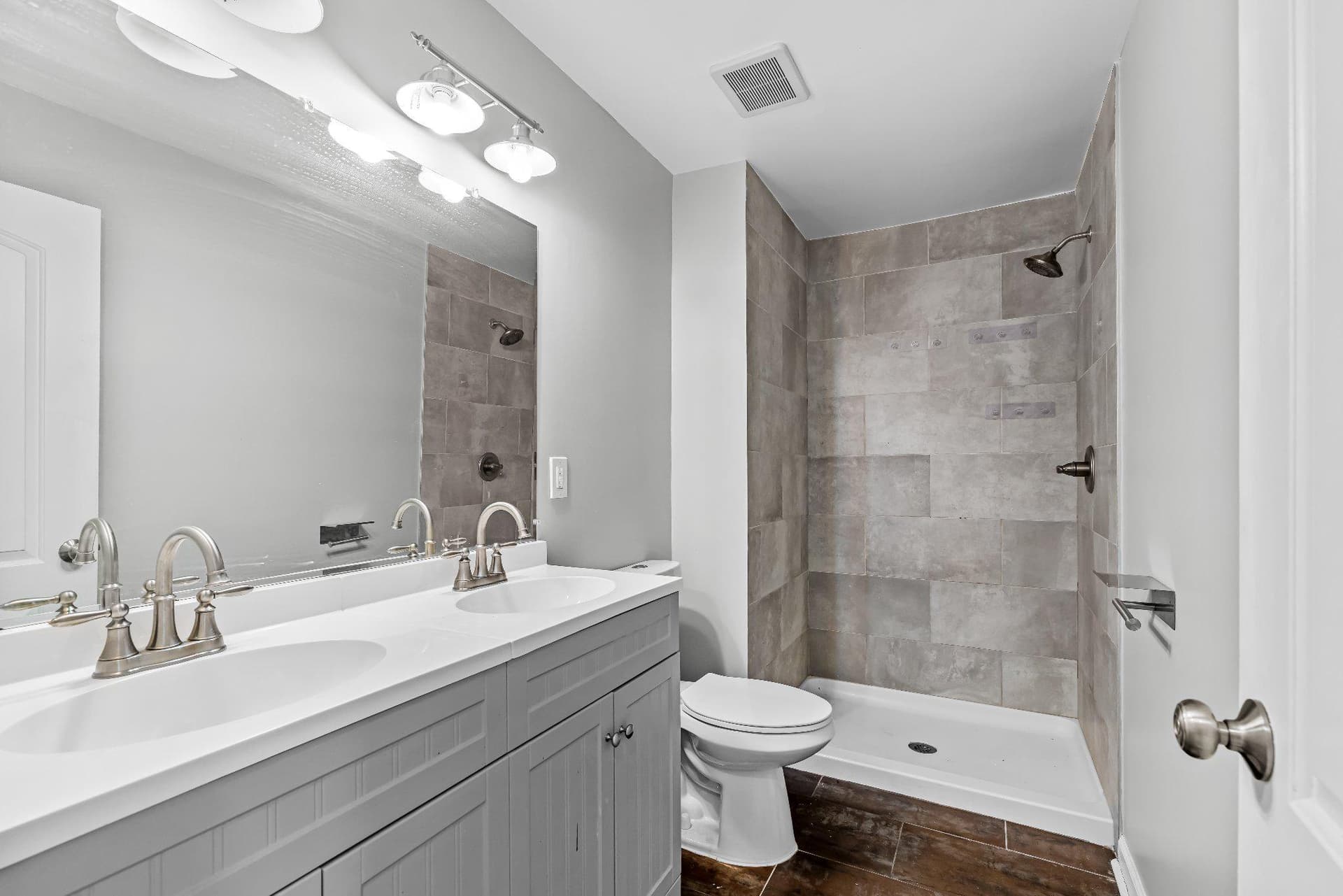 1123 Hollins St photo 31