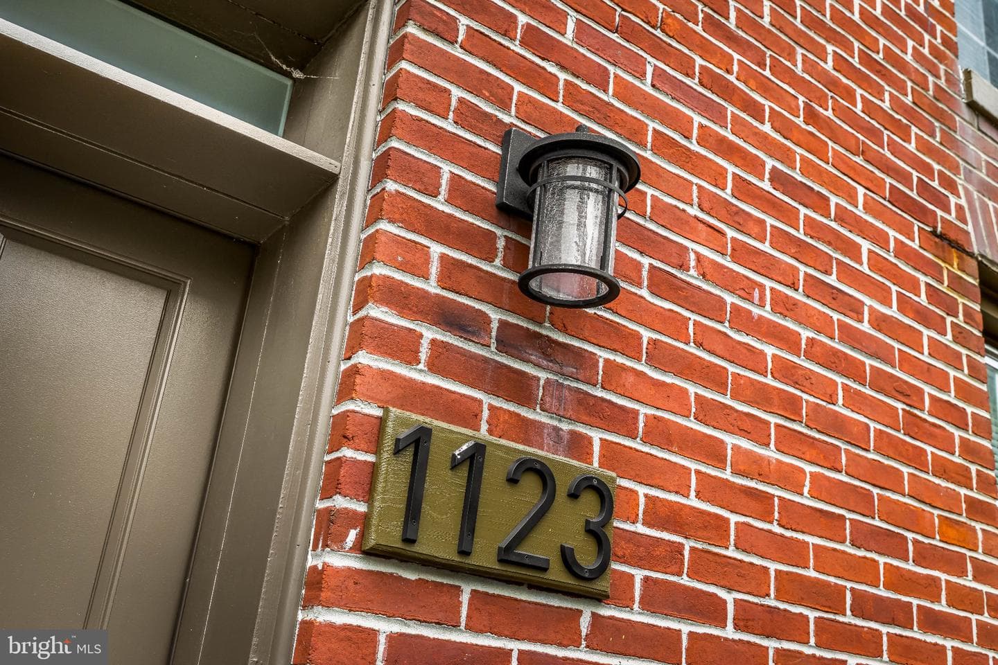 1123 Hollins St photo 5