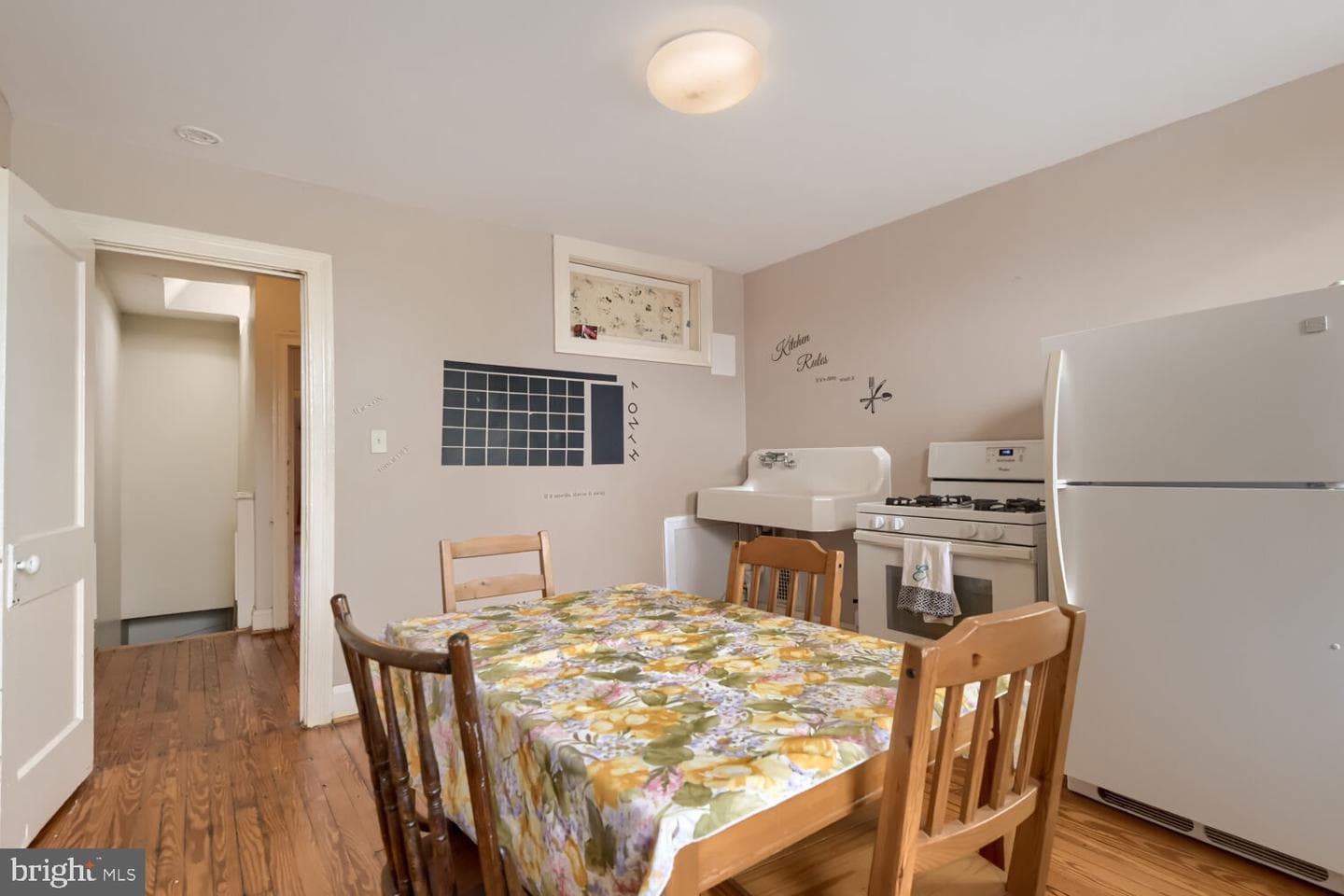 2807 E Biddle Street photo 7