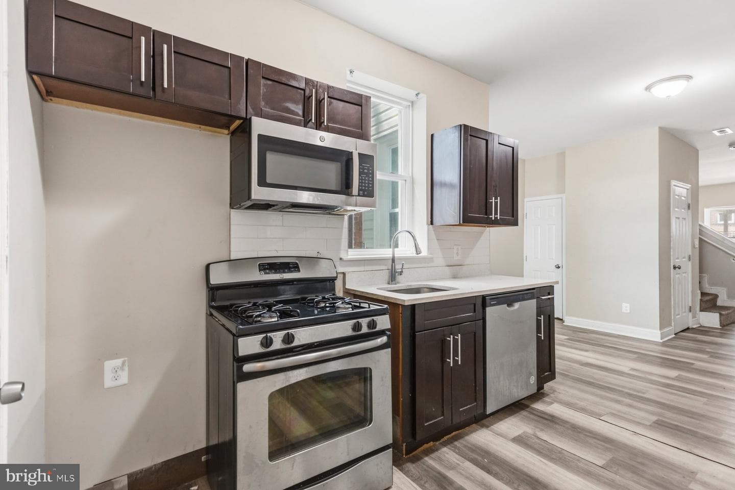 2215 Riggs Avenue photo 10