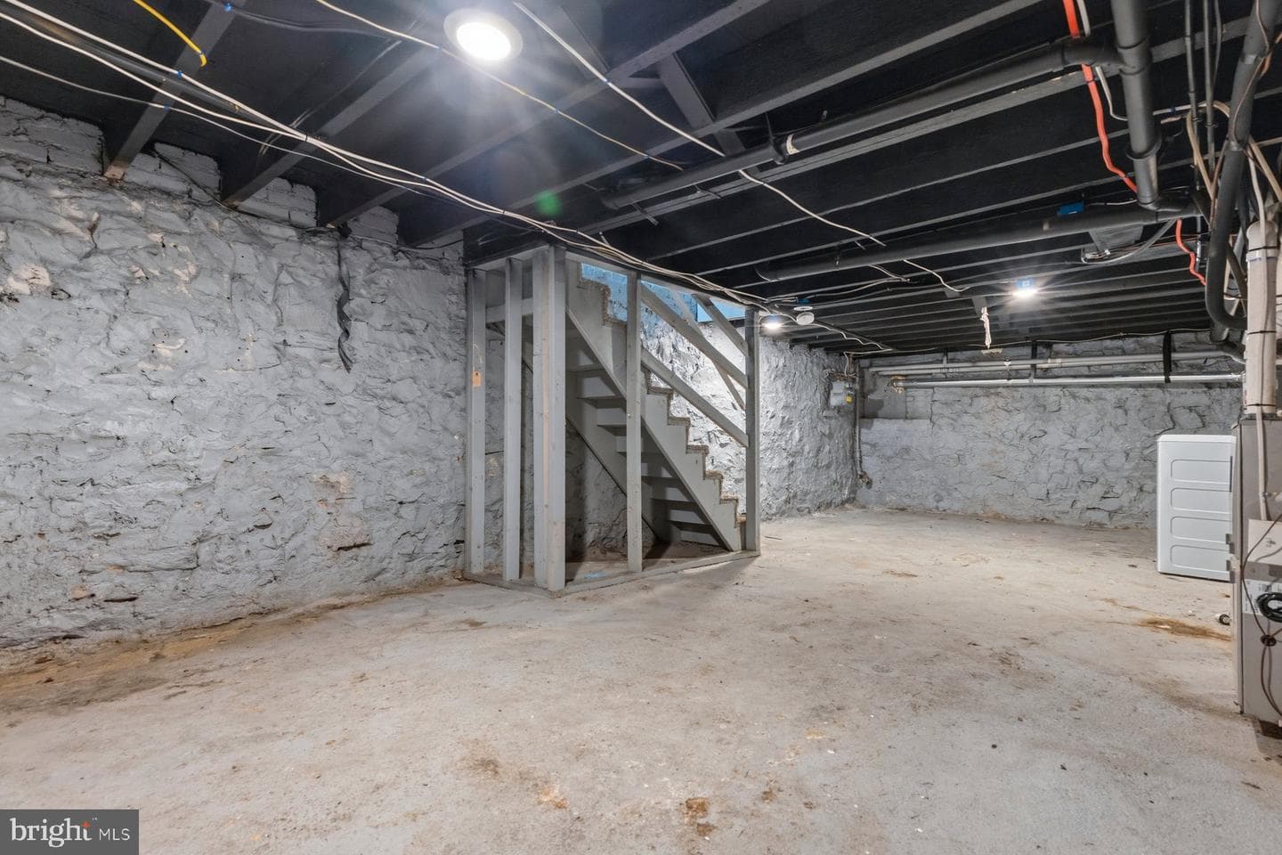 2215 Riggs Avenue photo 12