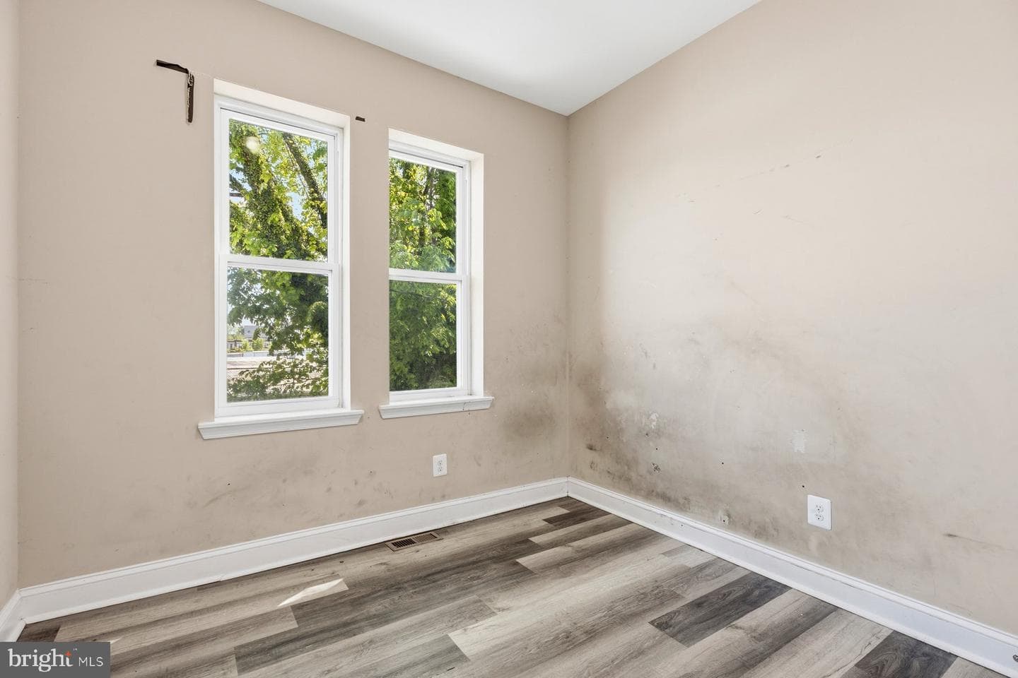 2215 Riggs Avenue photo 18