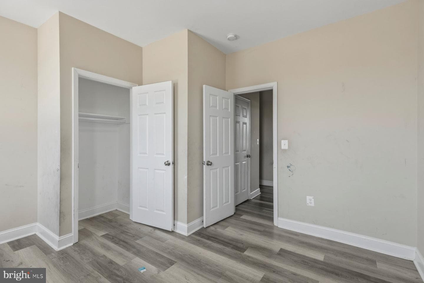 2215 Riggs Avenue photo 23