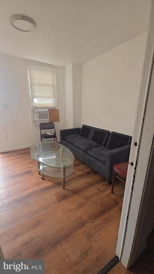 1828 Wilhelm Street photo 6