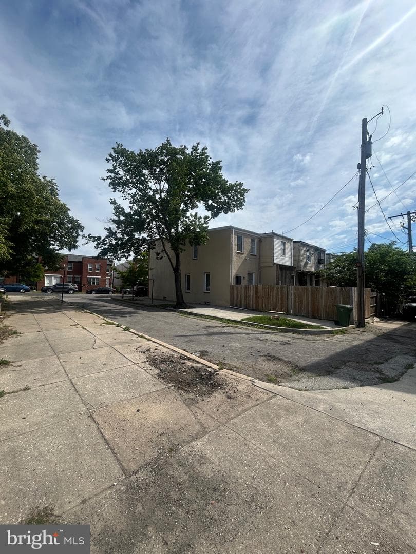 1405 E Lanvale Street photo 13