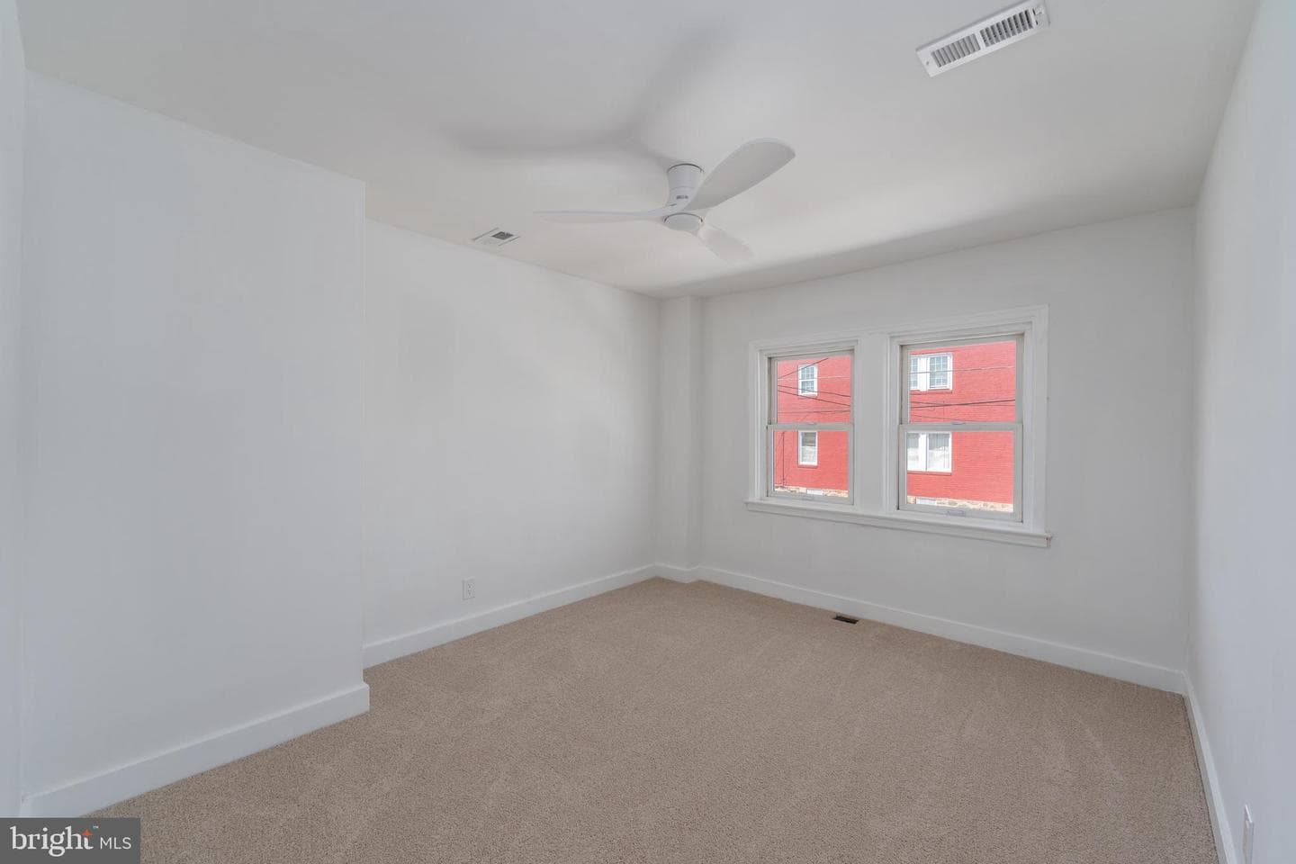 818 Mount Holly St photo 15