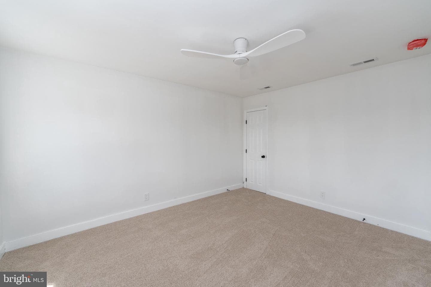 818 Mount Holly St photo 17