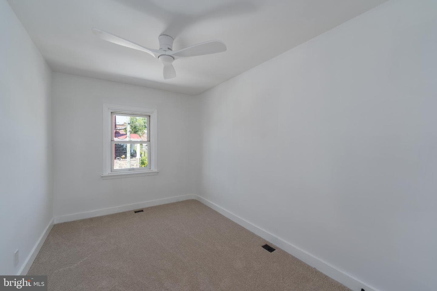 818 Mount Holly St photo 18