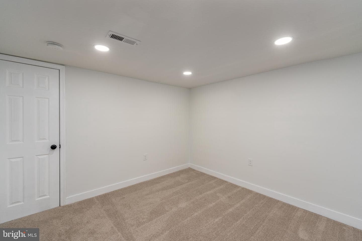 818 Mount Holly St photo 27