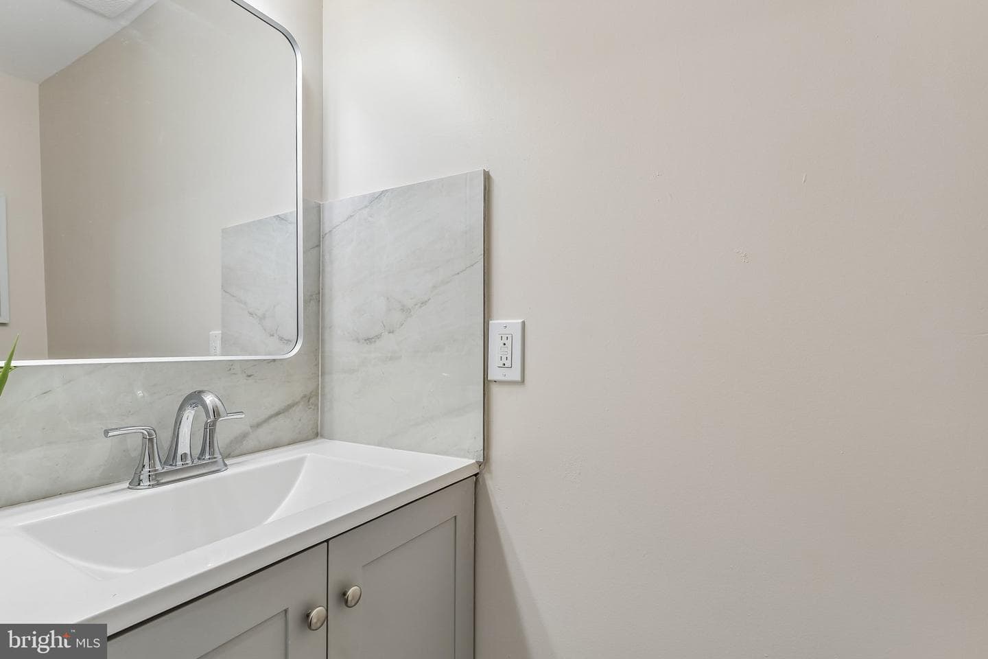135 N Highland Ave photo 15