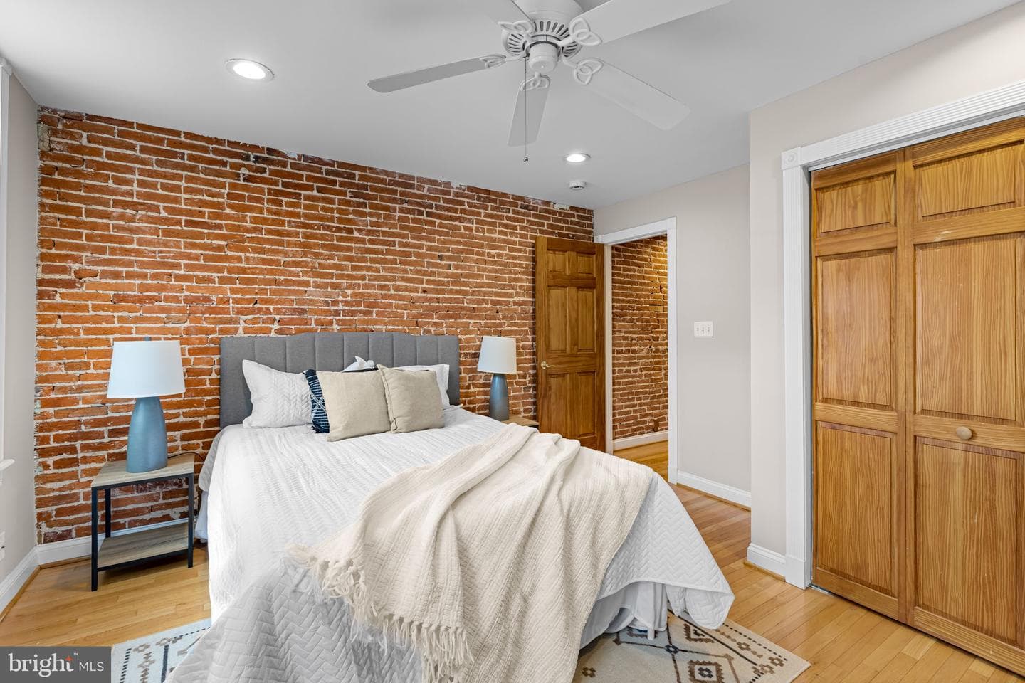 1607 Light Street photo 19