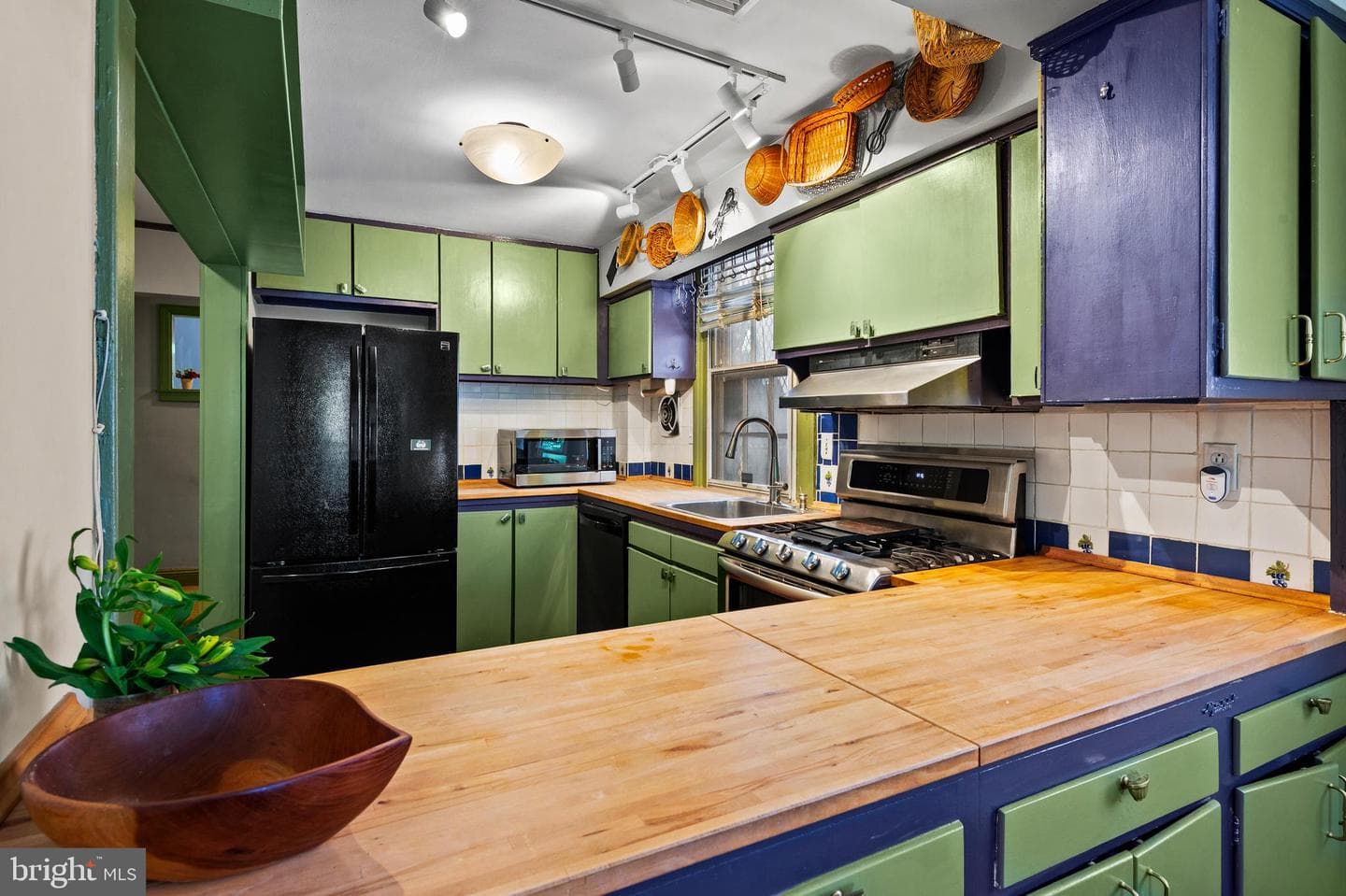 1211 Bolton Street photo 22
