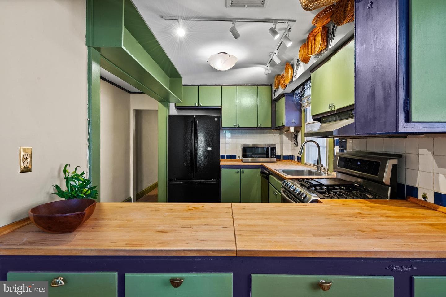 1211 Bolton Street photo 23