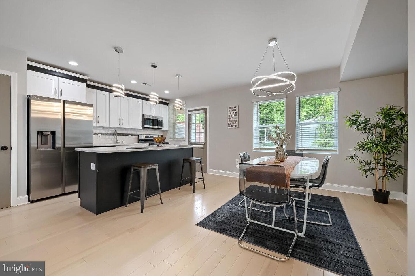 302 Martingale Avenue photo 10