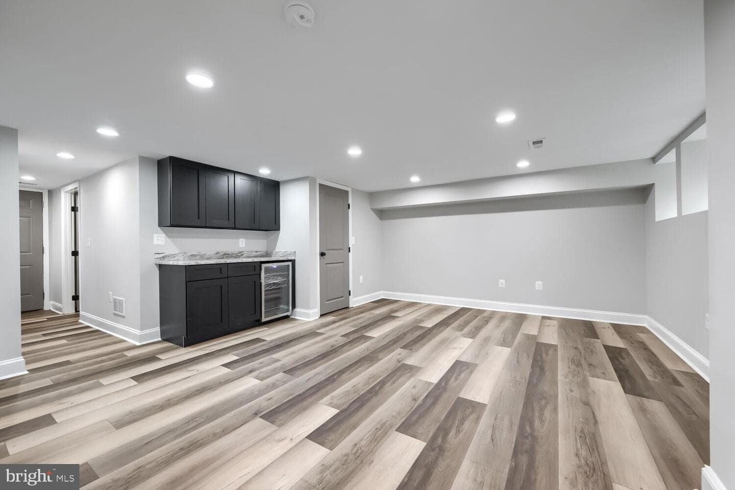 302 Martingale Avenue photo 20