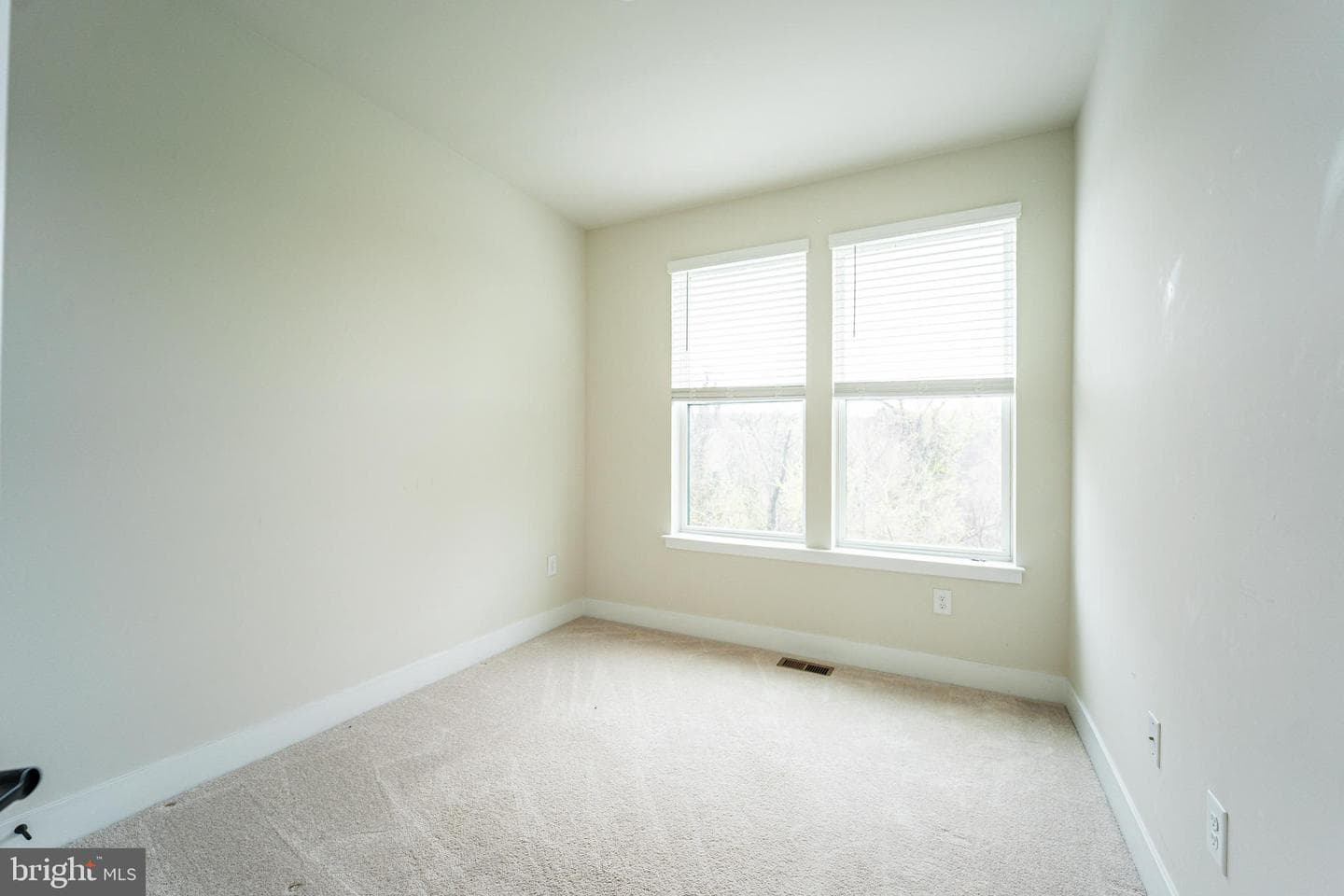4334 Roland Heights Avenue photo 24