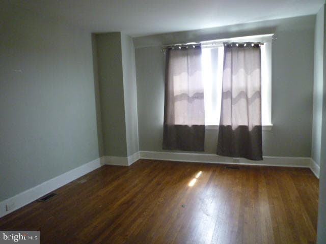5118 Harford Road photo 17
