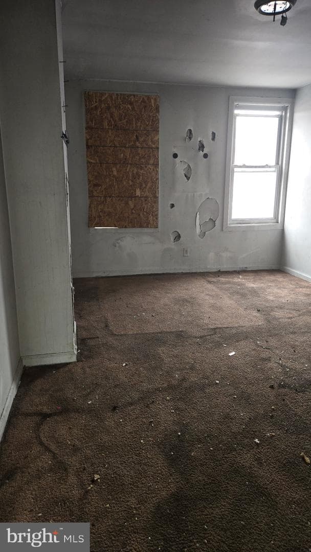 2424 Etting Street photo 3