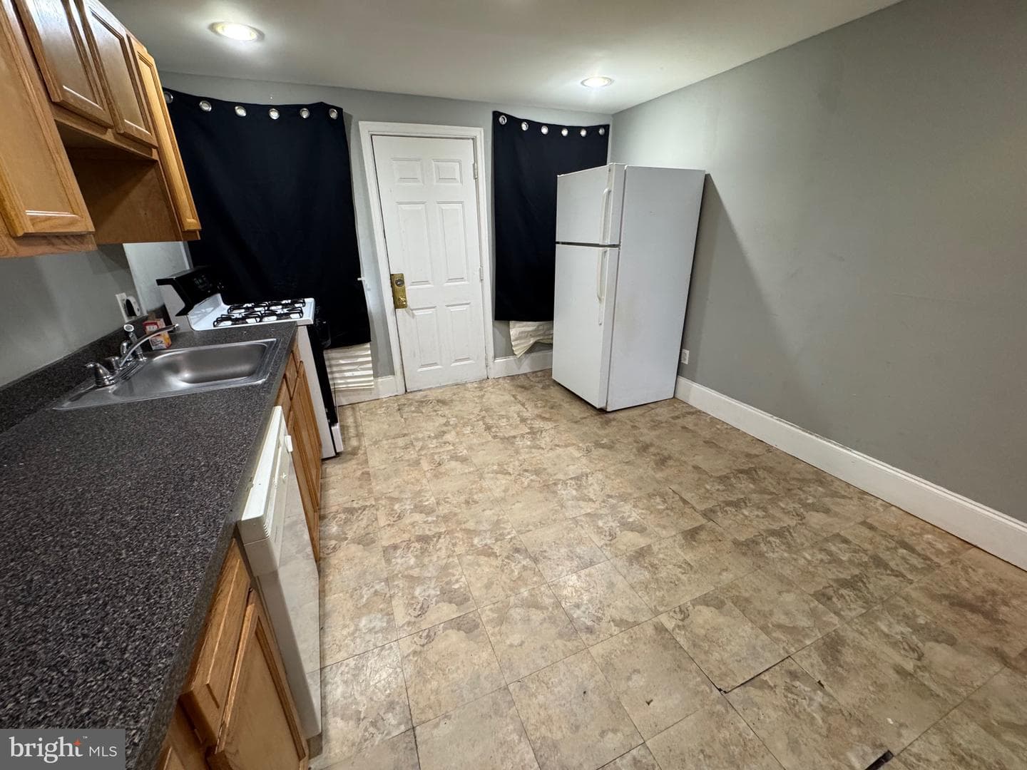 1139 Sargeant Street photo 3