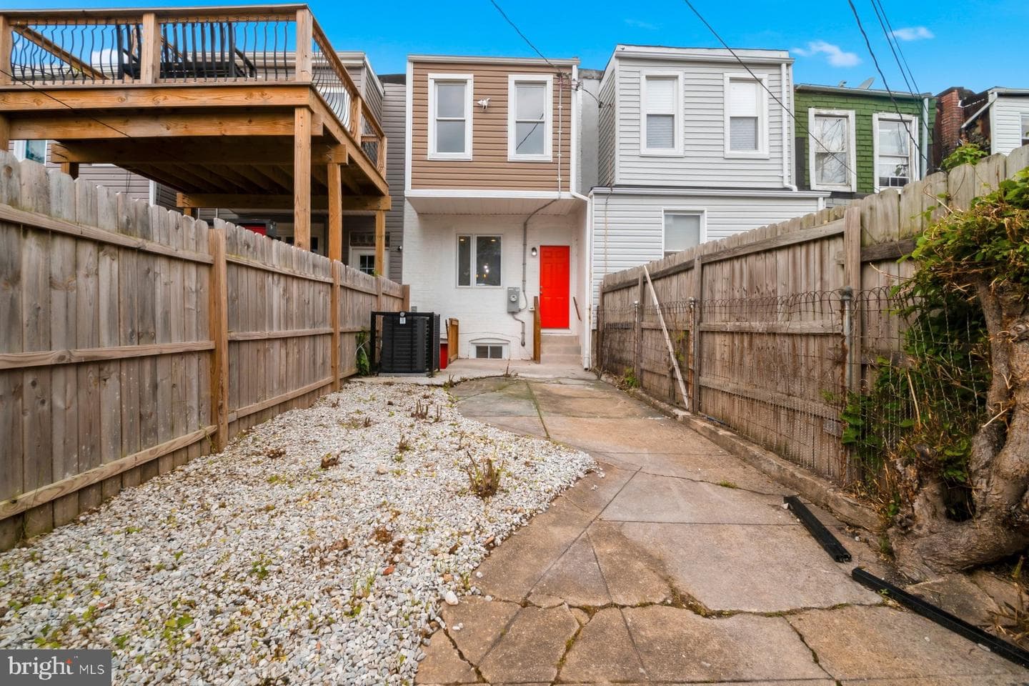 1735 Washington Street N photo 27
