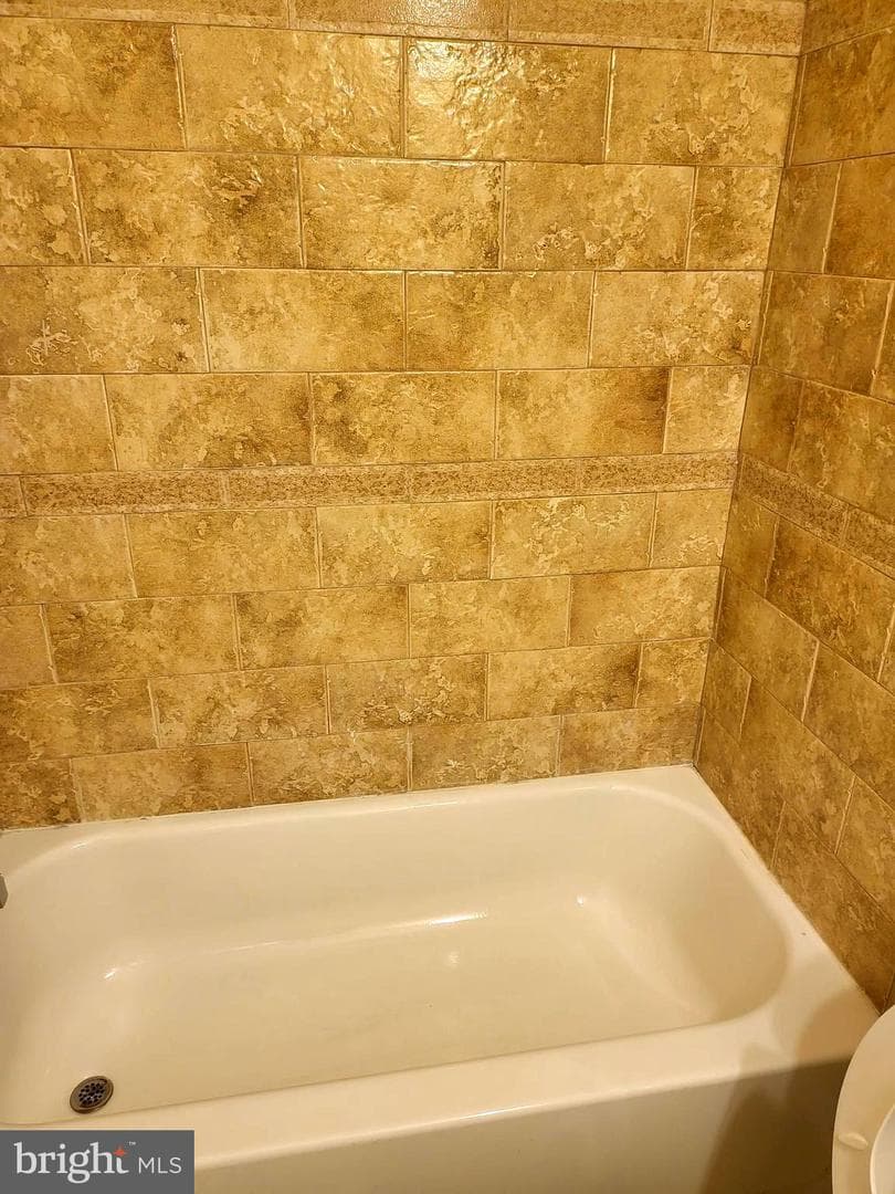 1403 N Bond Street photo 16