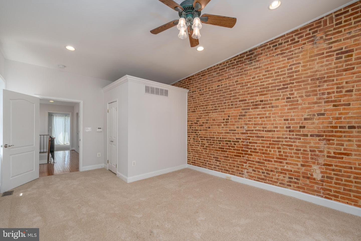 3233 Foster Avenue photo 18
