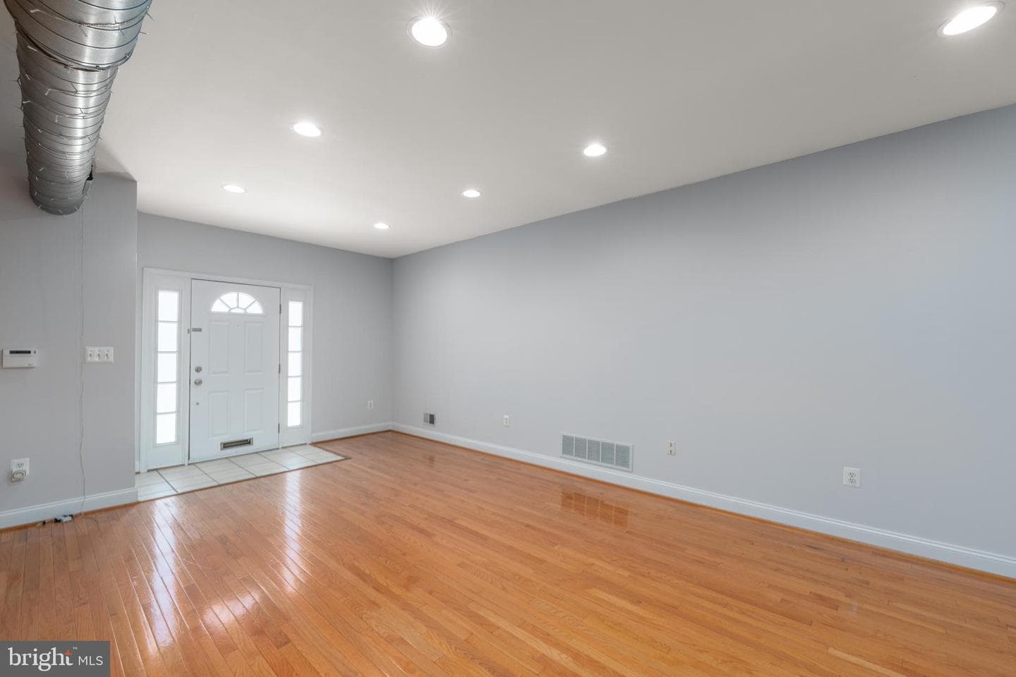 3233 Foster Avenue photo 8