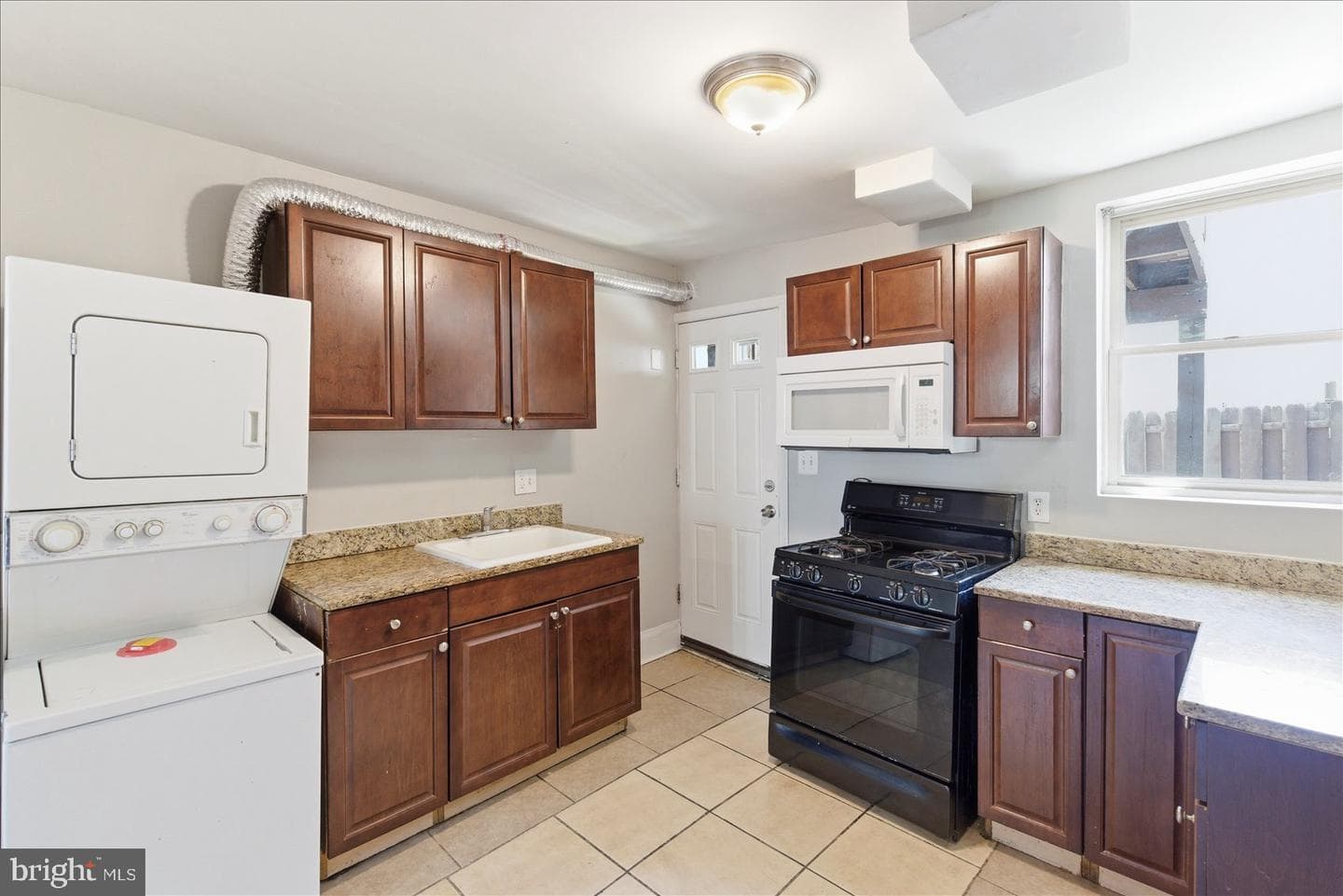 1208 W Cross Street photo 10