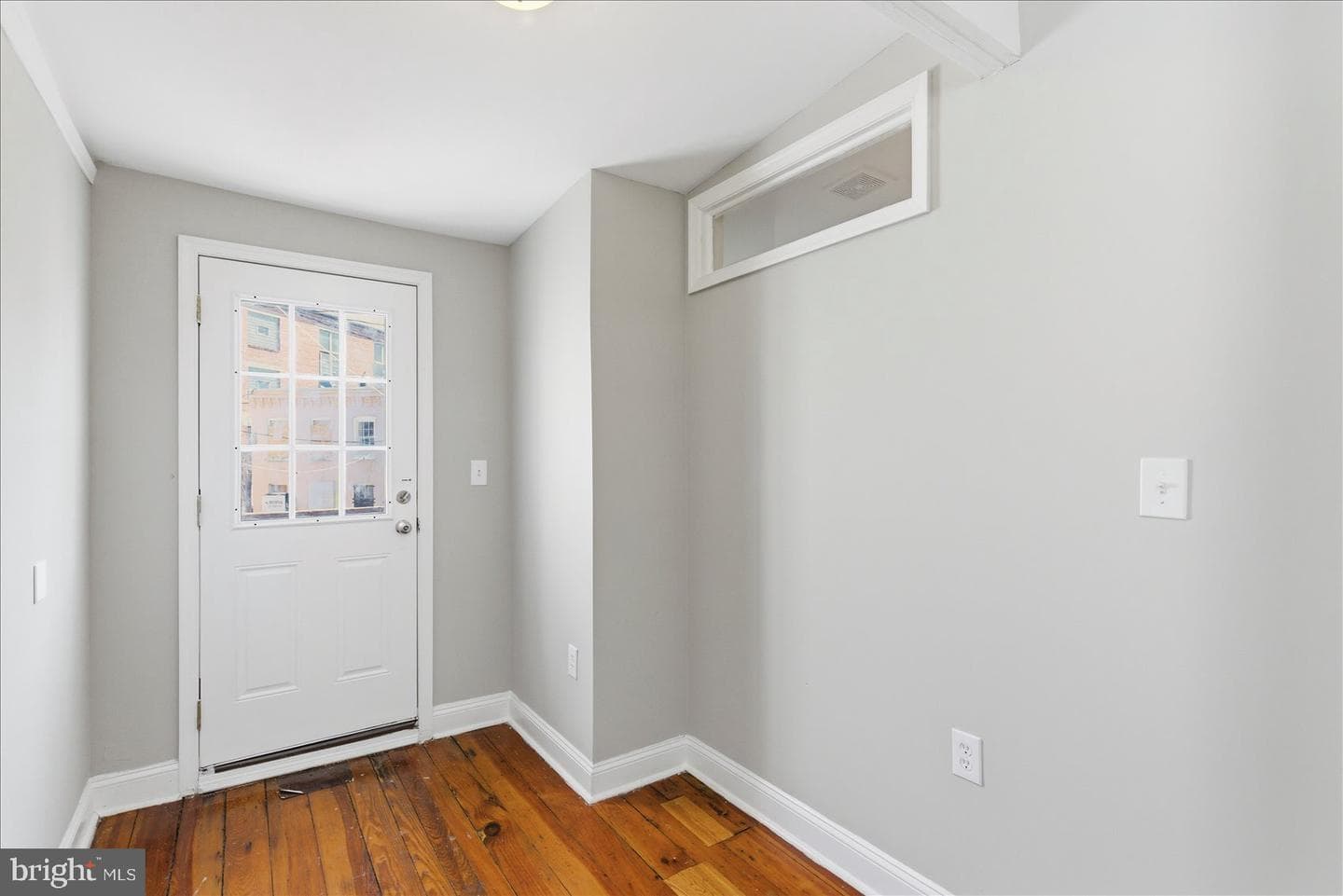 1208 W Cross Street photo 16