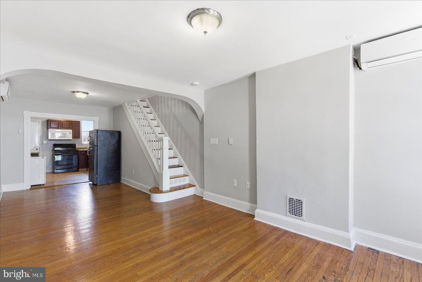 1208 W Cross Street photo 3