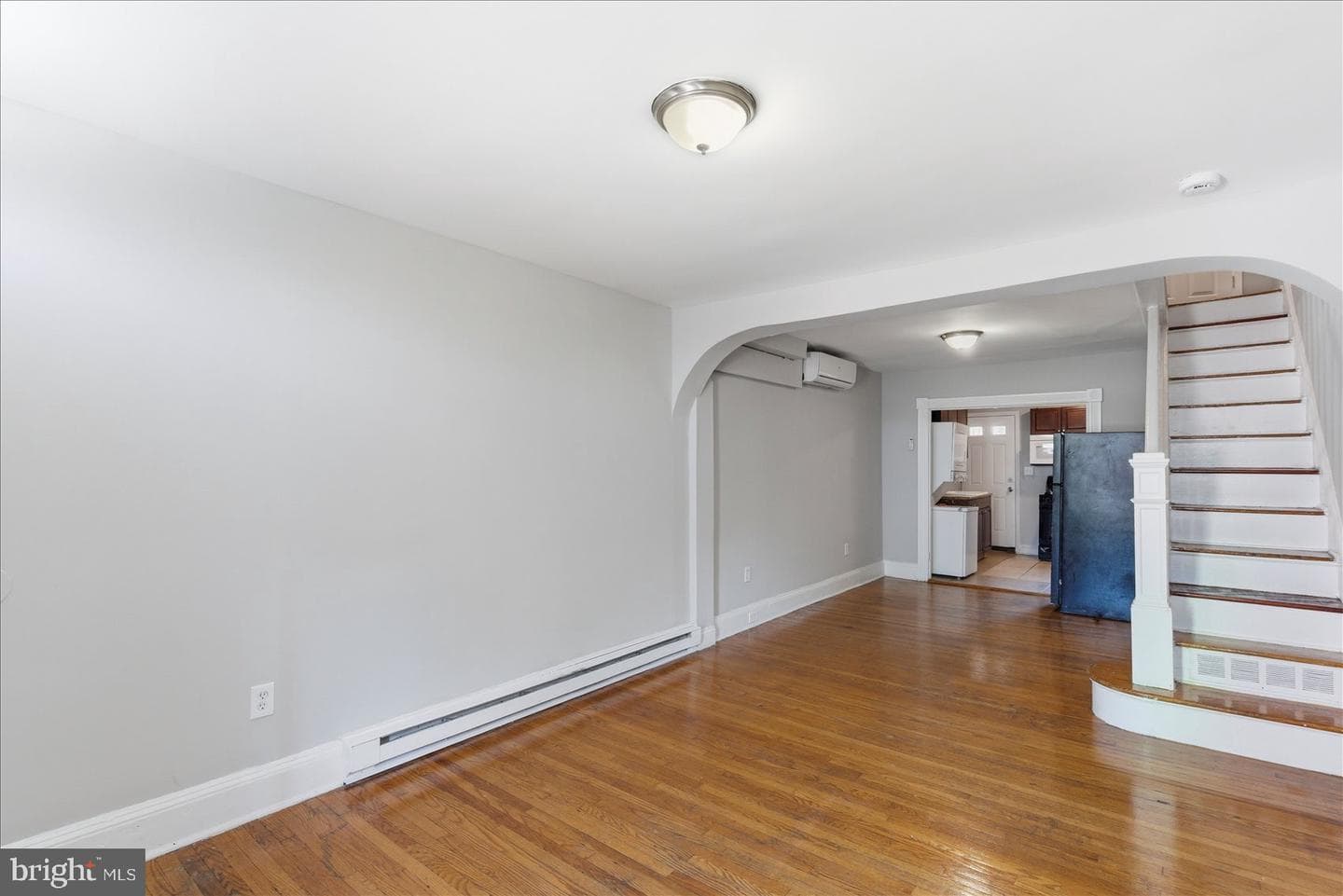 1208 W Cross Street photo 4
