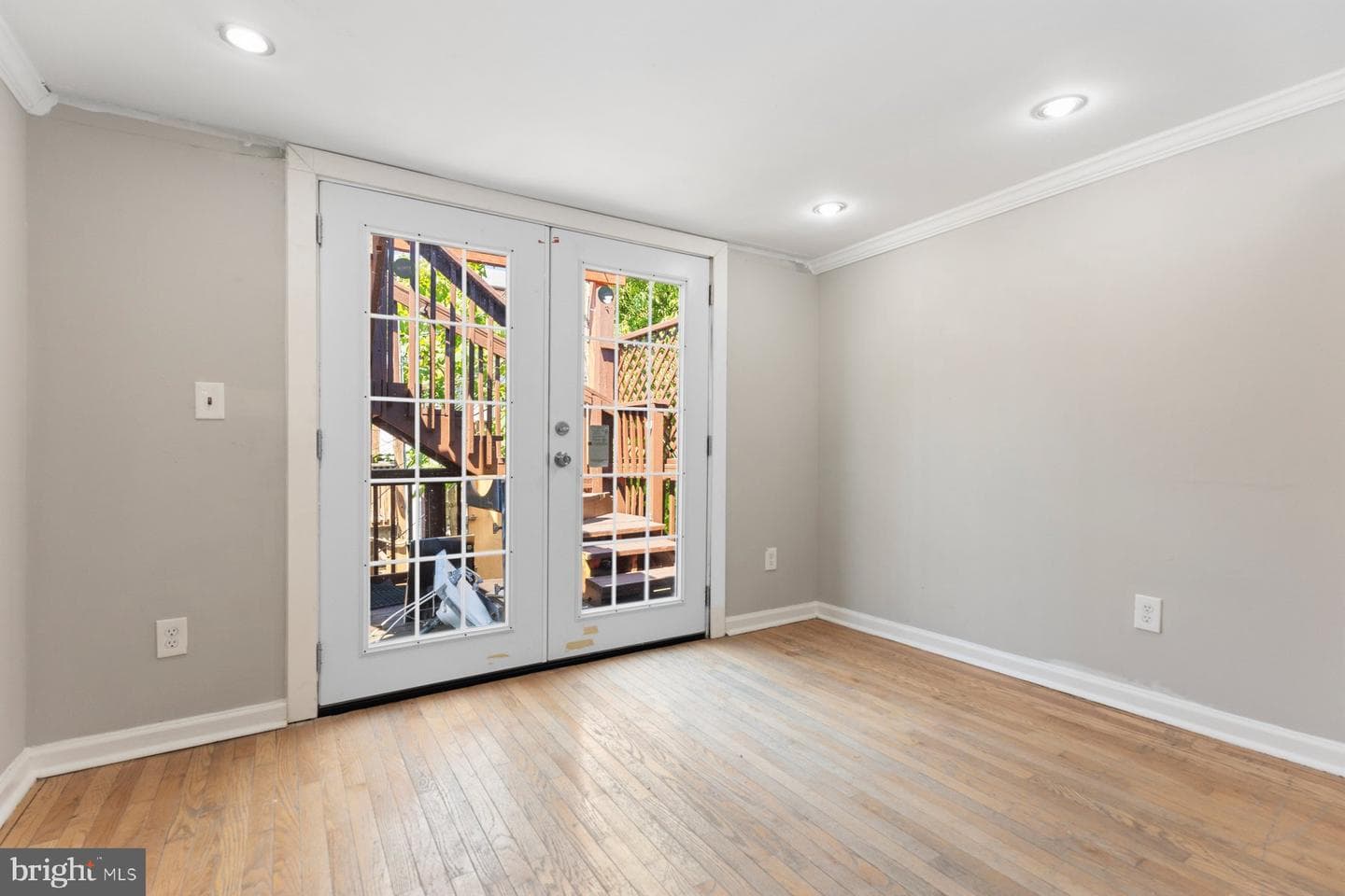 872 Carroll Street photo 16