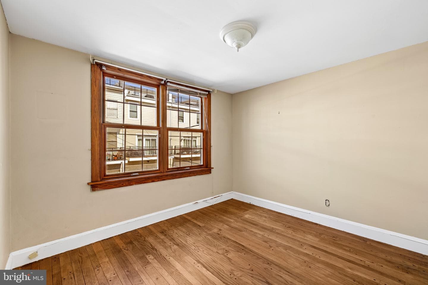 1414 Andre Street photo 18