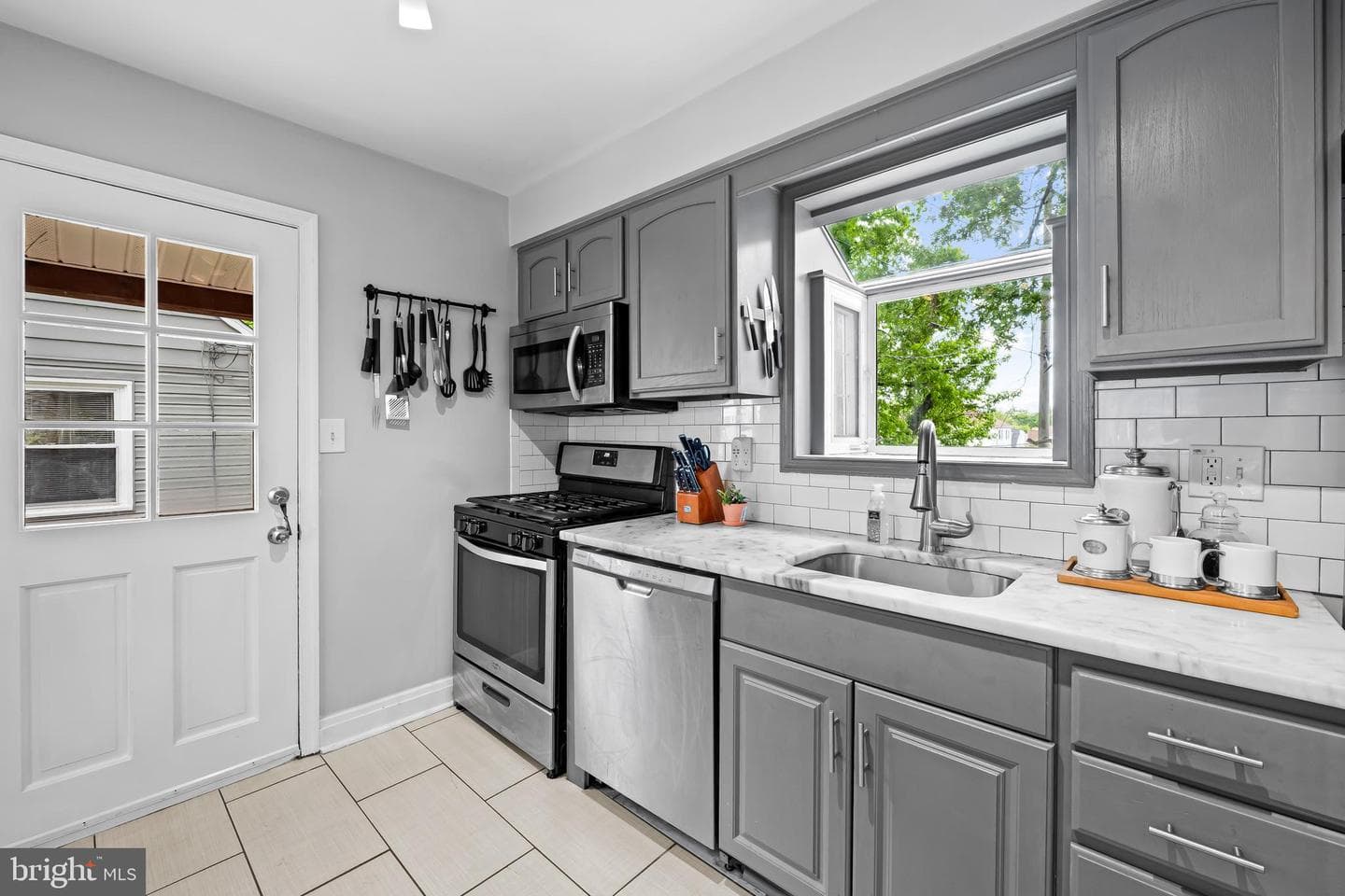 2604 Creighton Avenue photo 9