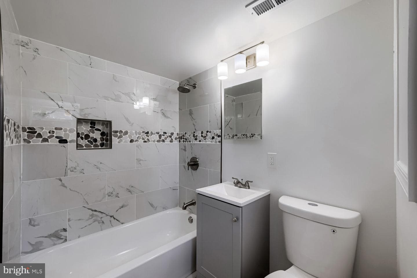 38 N Bernice Avenue photo 22
