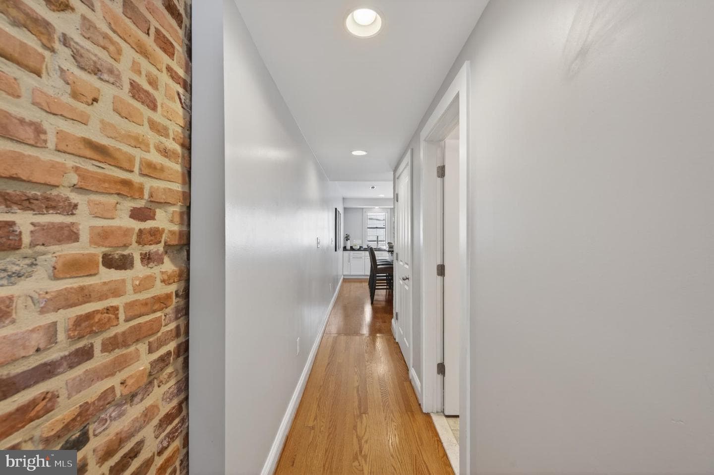 1004 Baylis Street photo 14