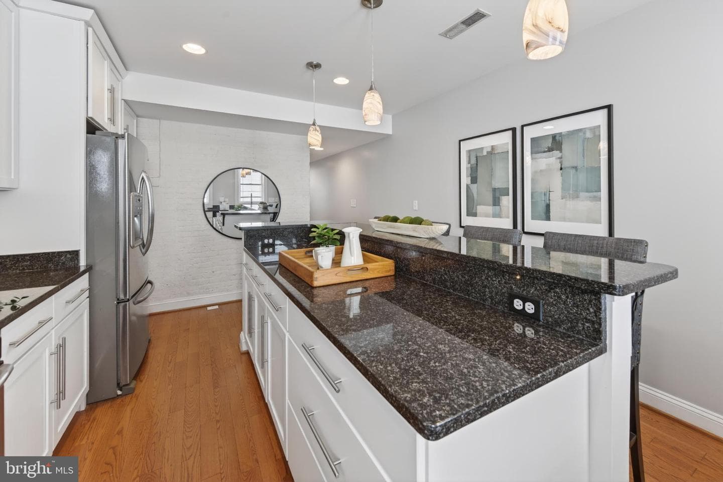 1004 Baylis Street photo 19