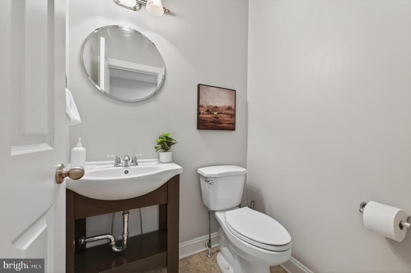 1004 Baylis Street photo 24