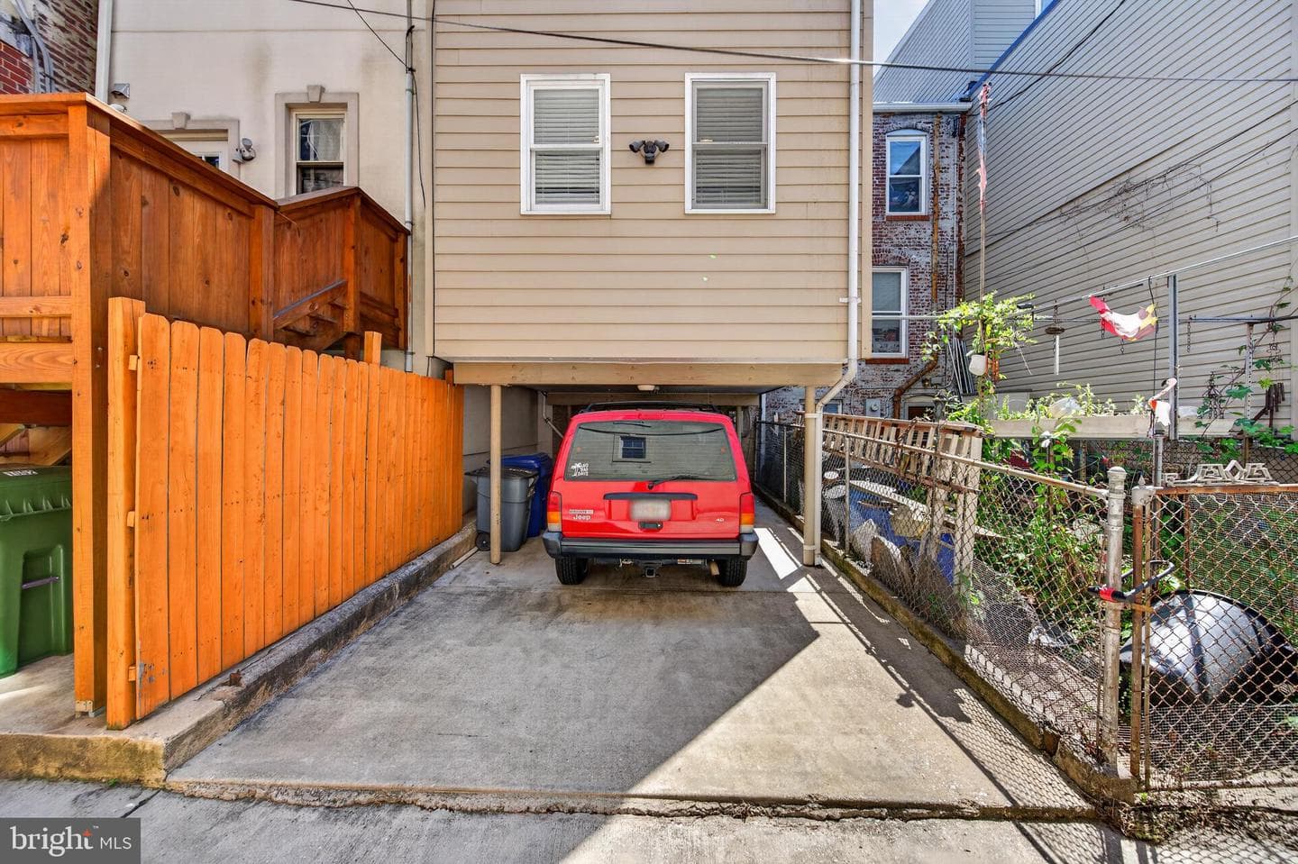1004 Baylis Street photo 53