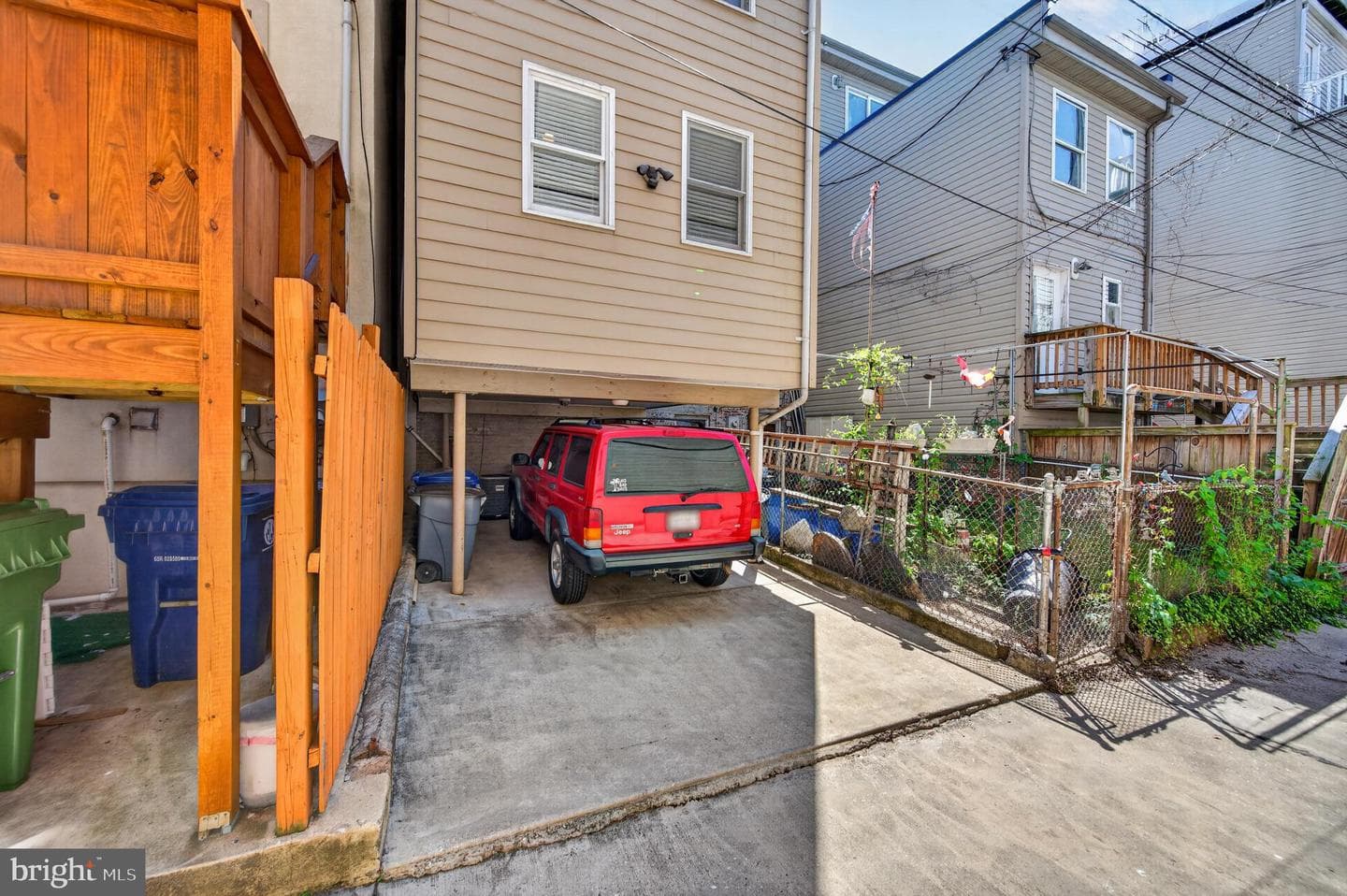 1004 Baylis Street photo 54