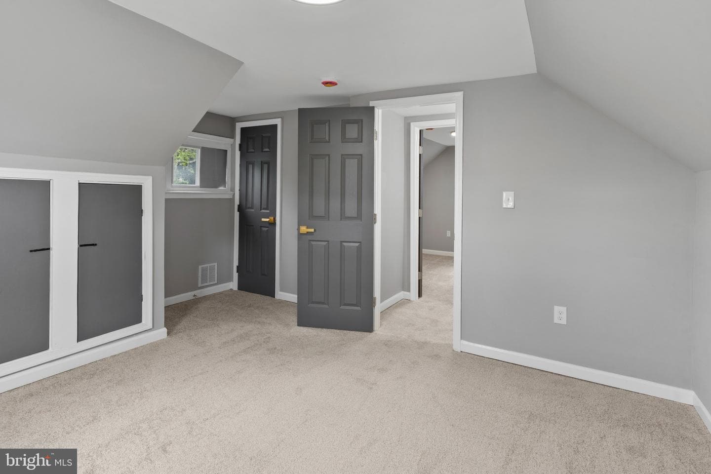 5515 Stonington Avenue photo 8