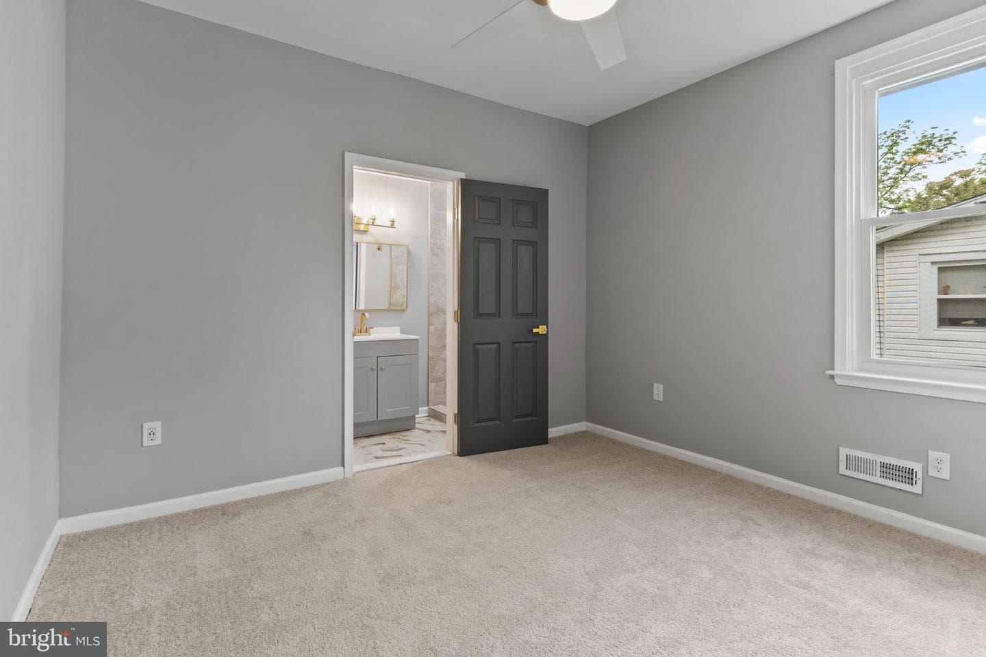 5515 Stonington Avenue photo 9