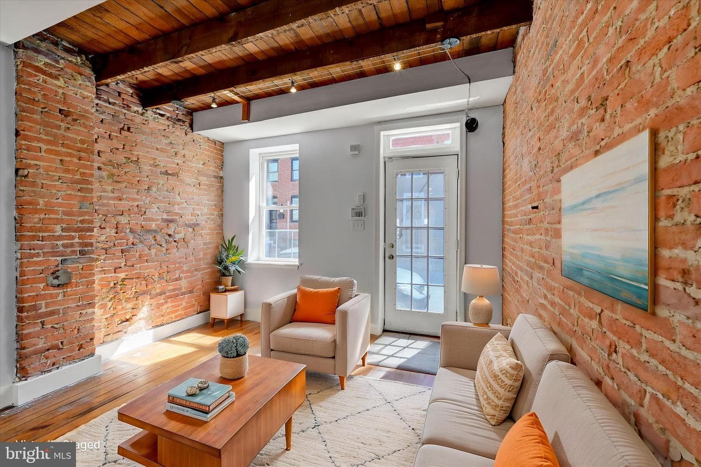 1610 Marshall Street photo 2