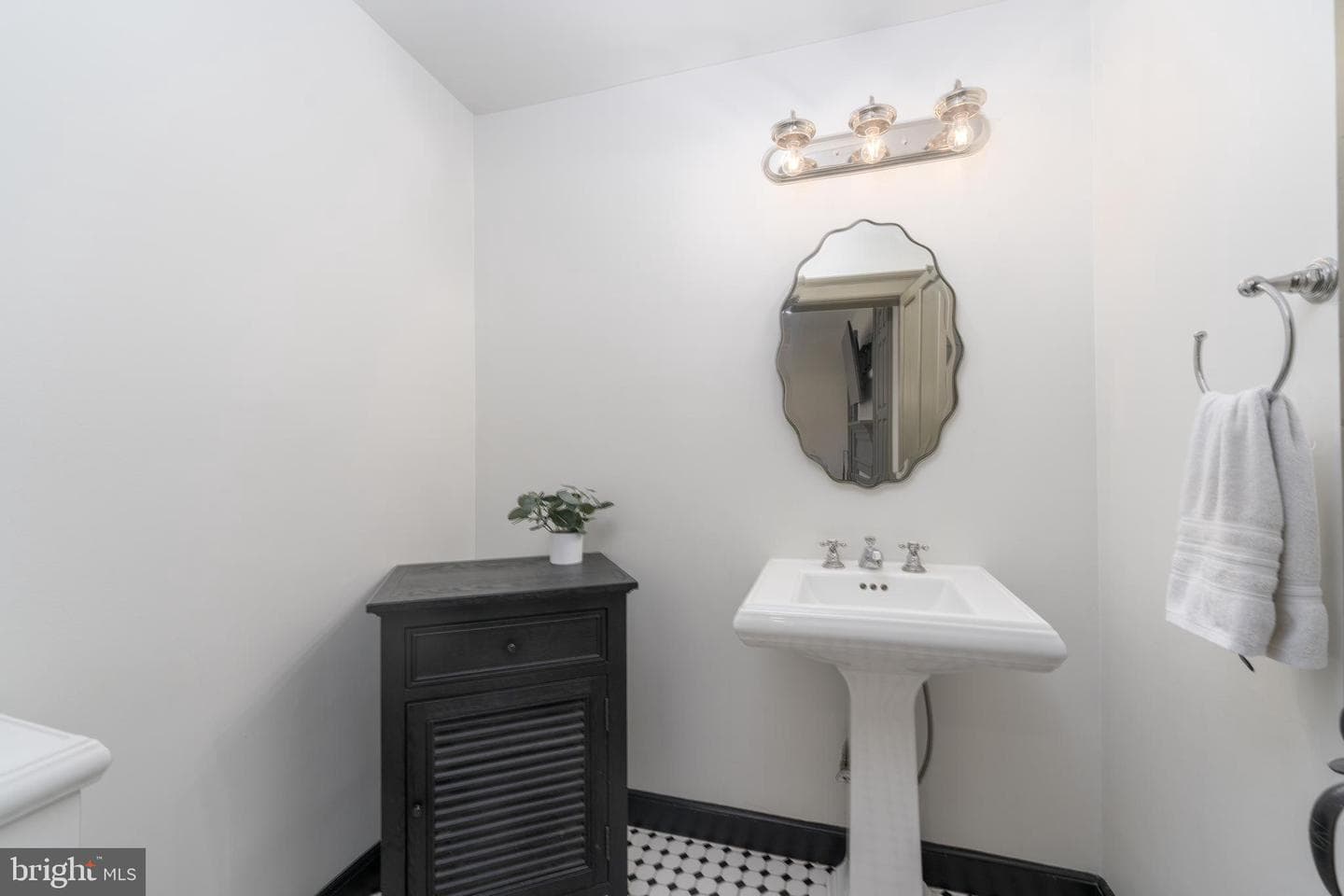806 S Ann Street photo 10
