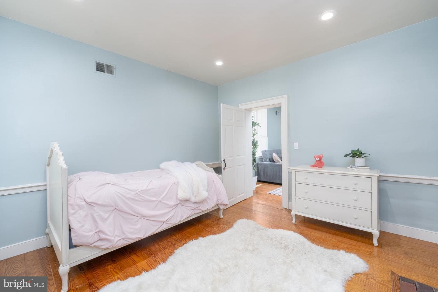 806 S Ann Street photo 16