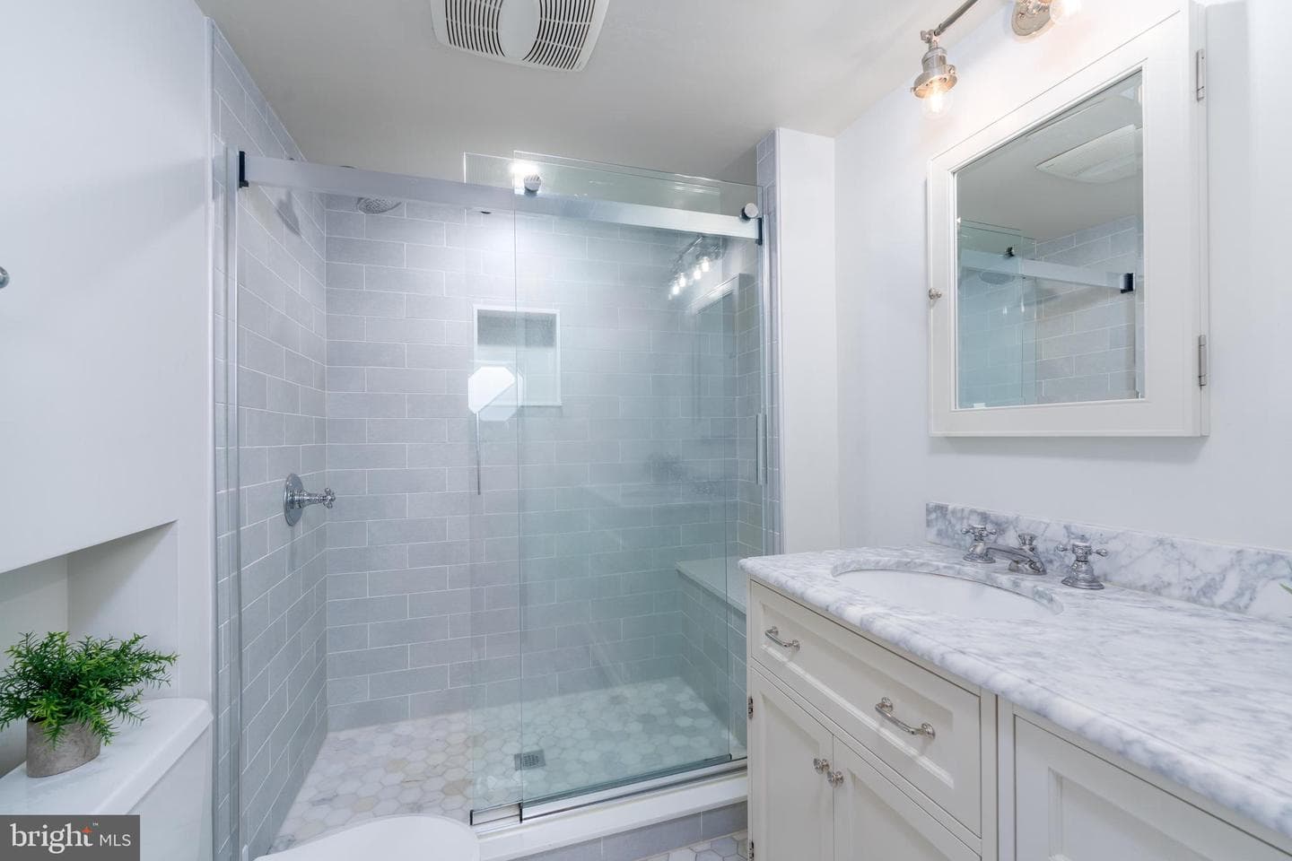 806 S Ann Street photo 22