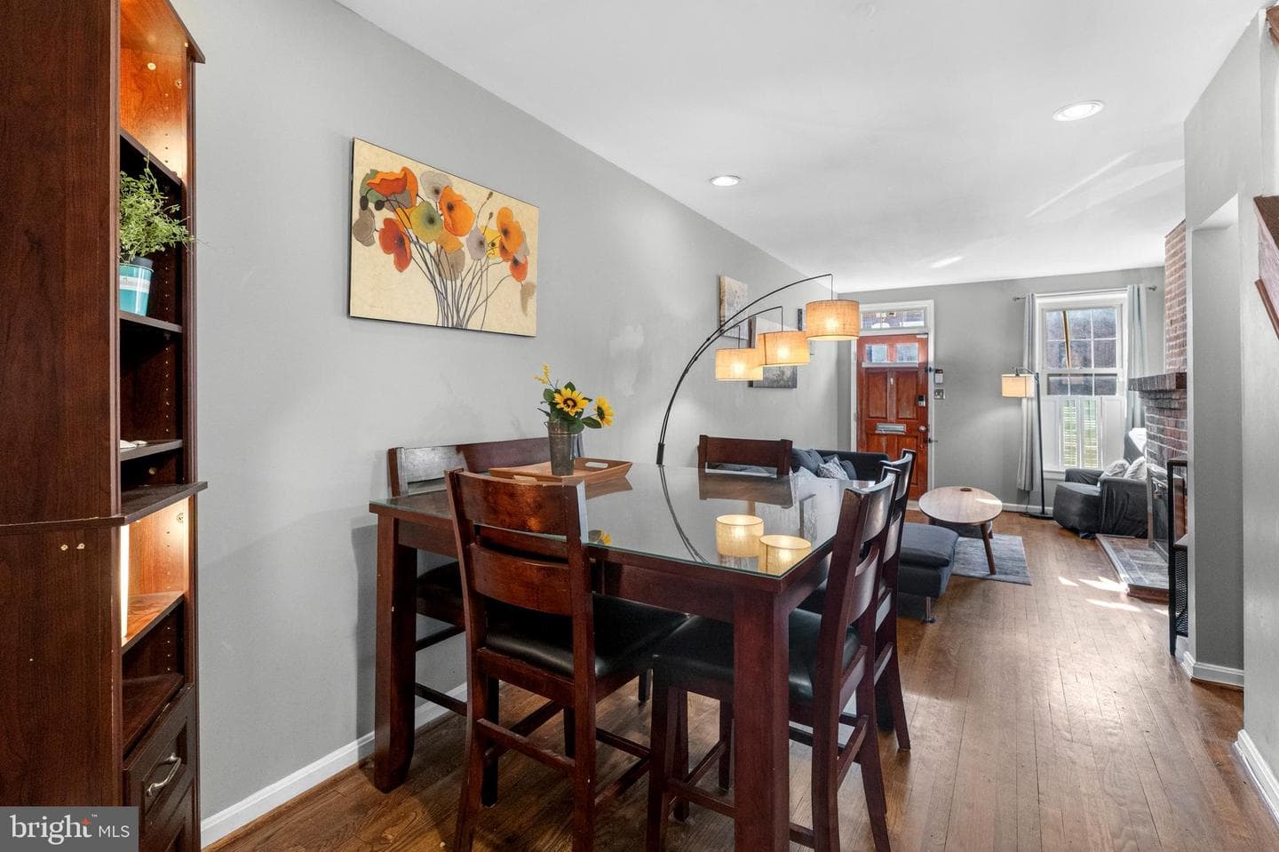 1048 W Barre Street photo 7